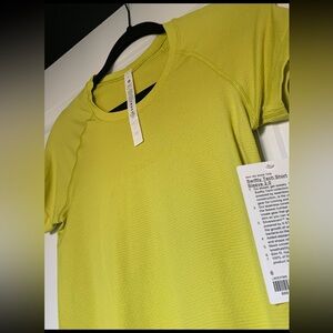 Lululemon Swiftly Tech Short Sleeve 2.0 - Yellow Serpentine - Size 6